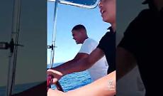 Sette ragazzini e una barca rubata: la nuova rotta che travolge il Mediterraneo