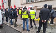 Protesta Postalcoop davanti a Poste Italiane: lavoratori senza reddito e filiera nel caos
