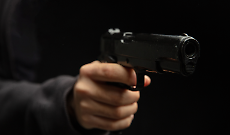 Il gioielliere che uccise due rapinatori ora denuncia i giudici: la nuova sentenza accende la rabbia