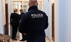 Tenta di impiccarsi in cella, salvato per un soffio: un agente evita l&rsquo;ennesimo morto nel carcere di Torino