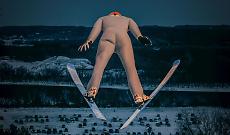 Pene pi&ugrave; grande nelle tute dei saltatori: scandalo alle Olimpiadi Milano-Cortina 