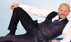 Andrea Pucci fa un passo indietro e dice no a Sanremo, una rinuncia che travolge Rai e Carlo Conti