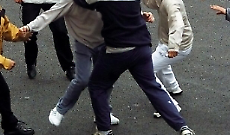 Sangue e sedie spaccate alla stazione di Ivrea: rissa violenta al Buffet di Adriano Vaglio