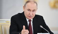 Russia blocca WhatsApp: 100 milioni di utenti tagliati fuori, obbligo di passare all&rsquo;app di Stato MAX