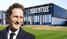 Elkann alla Continassa carica i bianconeri