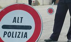 Non si ferma all&rsquo;alt della polizia e fugge contromano nel centro di Torino