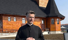 &laquo;Le nostre chiese si svuotano, loro ne costruiscono una&raquo;. A Settimo arriva il sindaco di Borșa per firmare il gemellaggio