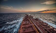 Stretto di Hormuz quasi fermo: petrolio sopra i 100 dollari e rischio rincari su benzina e bollette