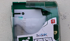 Leini, devastato il defibrillatore in piazza: &ldquo;Un gesto che pu&ograve; costare una vita&rdquo;