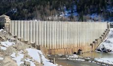 Il lago che era sparito in Canavese ora torna: inizia il riempimento dell&rsquo;invaso