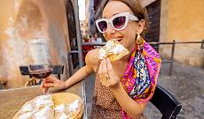 Pasqua, viaggi frenati dall&rsquo;incertezza ma tengono le partenze