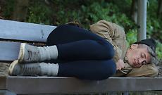 Lo hanno visto, aiutato, cercato: poi il senzatetto &egrave; sparito