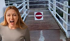 Santuario di Belmonte, rampa per i disabili chiusa con le catene: scoppia la polemica