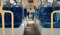 Aggressione sull'autobus, denunciati due minorenni: il video dei passeggeri svela tutto