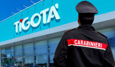 Colpo lampo al Tigot&agrave;, fuga di pochi minuti: presi dai carabinieri