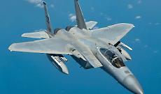 F-15 abbattuto in Khuzestan, caccia al pilota disperso nel cuore dell&rsquo;Iran