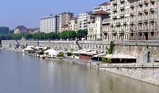 Si lascia cadere nel Po ai Murazzi: muore un 88enne a Torino 