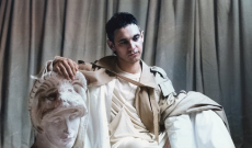 Cosmo festeggia i 10 anni de &ldquo;L&rsquo;ultima festa&rdquo; e annuncia il nuovo album: &ldquo;Un disco diverso, ma familiare&rdquo;