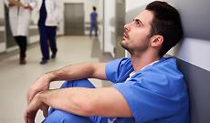 Gli infermieri alzano la voce: "Non siamo disponibili a lavorare gratis. Il tempo del dialogo &egrave; finito"