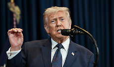 Hormuz, la minaccia di Trump e la guerra evitata per ore: chi decide davvero tra forza e diplomazia?