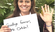 Orb&aacute;n sconfitto, il messaggio di Ilaria Salis fa il giro d&rsquo;Europa: &ldquo;Arrivederci per sempre&rdquo;