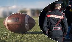 Invadono il campo da rugby per festeggiare: fumogeni e urla nella notte a Settimo Torinese