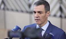 Spagna, la sanatoria che cambia il Paese: Madrid apre la porta a quasi 500.000 irregolari e riaccende la battaglia europea sull&rsquo;immigrazione