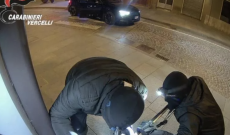 Bancomat fatti saltare