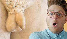 Entra in libreria con i pantaloni abbassati e il pisello in mostra. Compra il libro e saluta