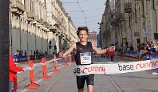 Torino corre e fa la storia: Damato da record mondiale a 90 anni, 8mila in festa per La Mezza