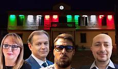 Amministratori di Brusasco. Sullo sfondo il Comune di Cavagnolo