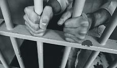 Torino, carcere fuori controllo: agente schiaffeggiato e calcinacci dal tetto