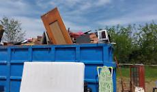 Rivarossa, rifiuti abbandonati