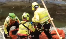 Precipita nella gola