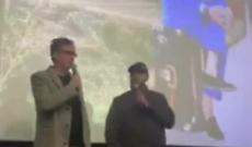 Checco Zalone a sorpresa in un cinema a Bari: il saluto ai fan dopo il lancio di "Buen Camino" (VIDEO)