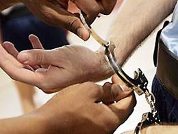 TORINO. 'Pensi all'ex...' e picchia la compagna, arrestato