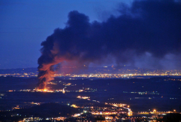 SCARMAGNO. Incendio Celltell, nei guai sette persone