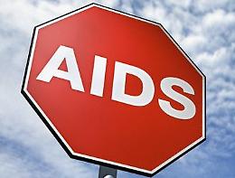 MILANO. Aids: Campagna Anlaids, 'se te ne fotti, l'Aids ti fotte'