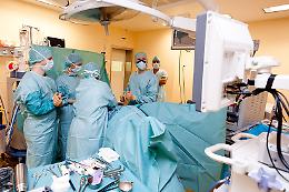 A Roma, una retina artificiale su paziente con maculopatia
