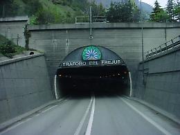 AOSTA. Trasporti: invariate le tariffe auto a Frejus e Monte Bianco nel 2017