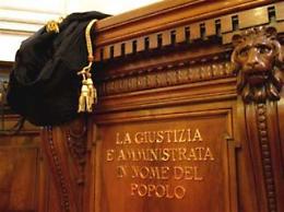 Sta male al processo del figlio. Corsa in ospedale