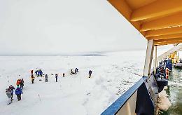 Antartide: la nave resta bloccata. A bordo fino a Natale anche due italiani