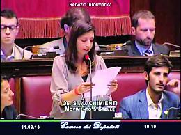 Gassino. L'Onorevole aspetta tre ore fuori da scuola...e poi viene respinta