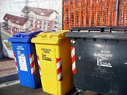 Raccolta rifiuti: "I costi vanno contenuti, non solo spalmati. Chi controlla il controllore? "
