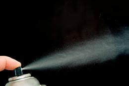 PIOSSASCO. Banditi colpiscono anziano con spray urticante