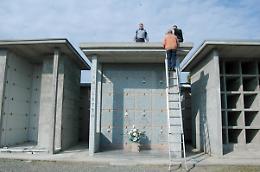 VOLPIANO. Raid al cimitero: rubano il rame da venti tombe