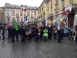 Animali: 'basta torture e vivisezione',protesta nel Torinese