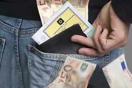 CUNEO. Assicurazioni false ai connazionali, denunciato romeno