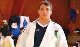JUDO. I judoka dell' Akiyama si tingono d'azzurro