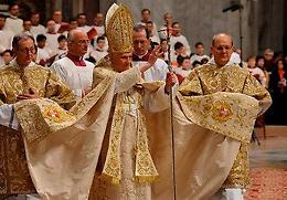 SAN MAURO. Il sindaco compra 40 libri sul Concilio Vaticano...coi soldi dei cittadini